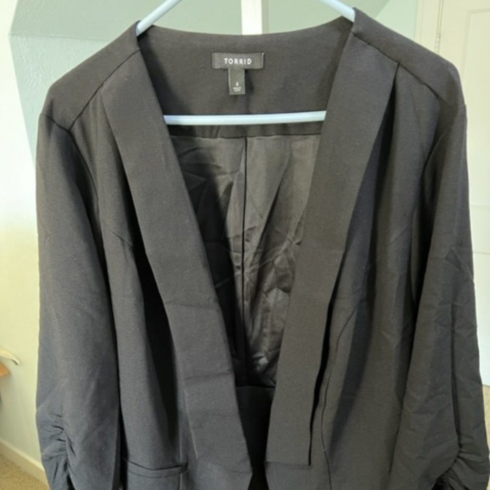 Torrid black blazer size 4